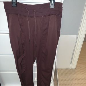 maroon lululemon dance studio jogger size 6